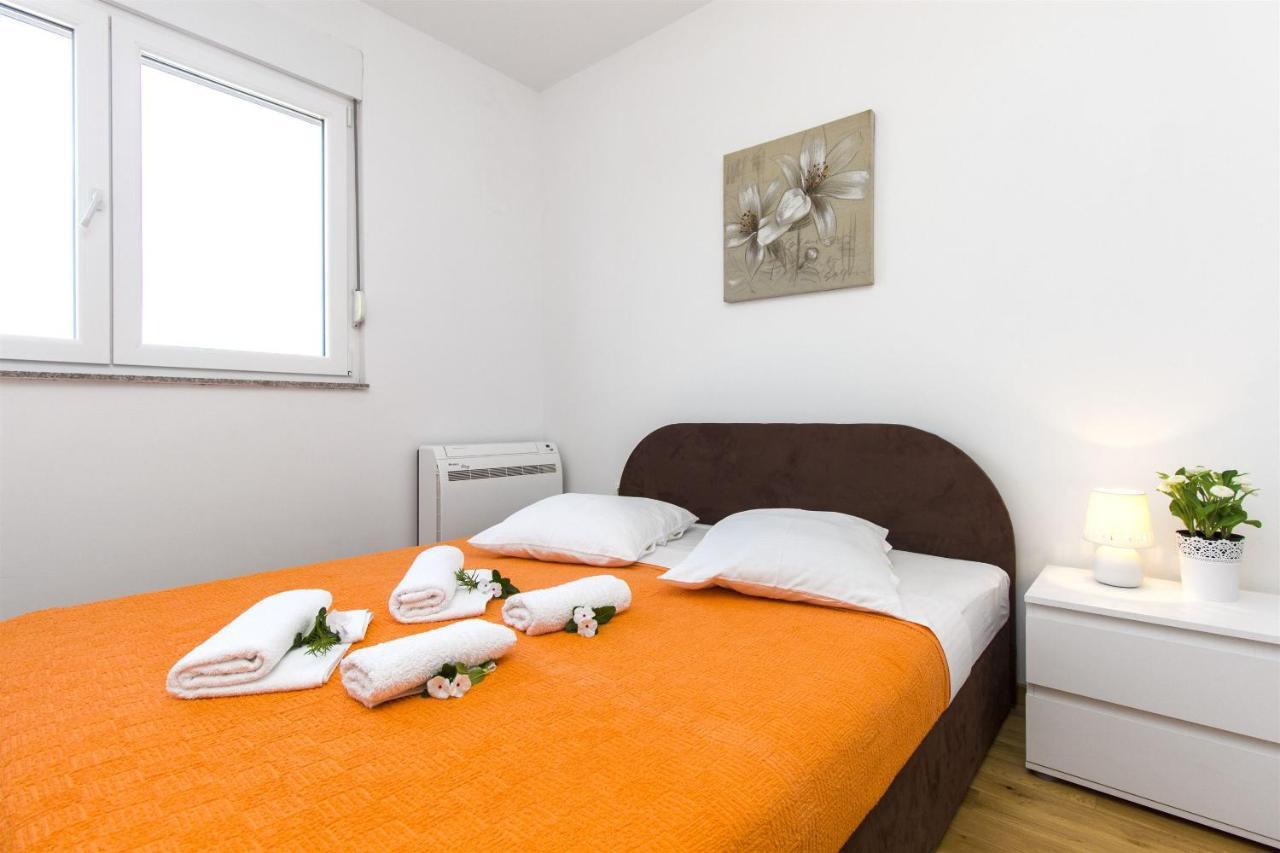 Apartments Lenija ヤドリヤ エクステリア 写真